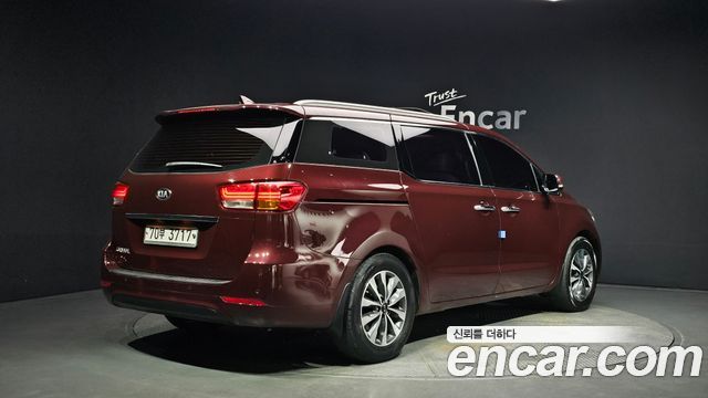 Kia Carnival 2015 thumb 3