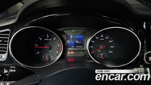 Kia Carnival 2015 thumb 9