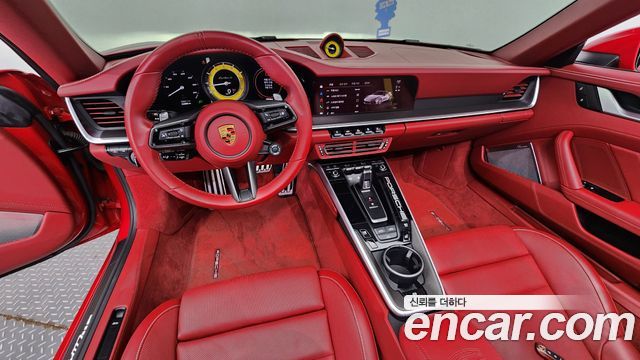 Porsche 911 2022 thumb 8