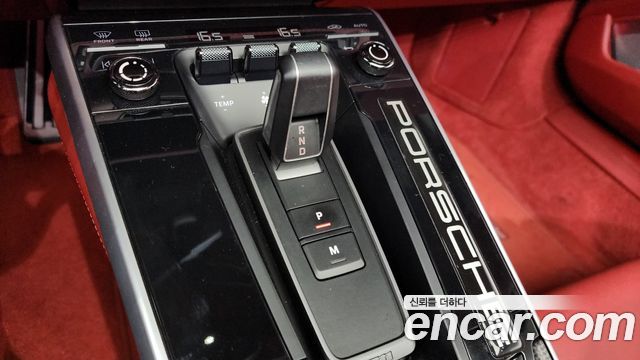 Porsche 911 2022 thumb 10