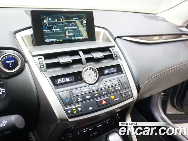 Lexus NX 2017 thumb 6