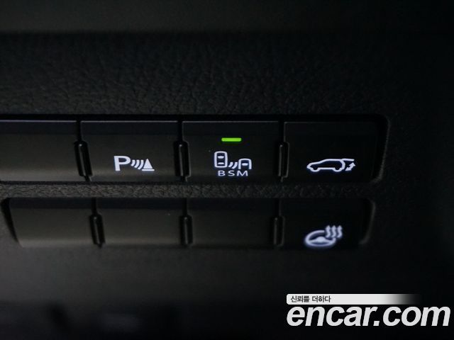 Lexus NX 2017 thumb 10