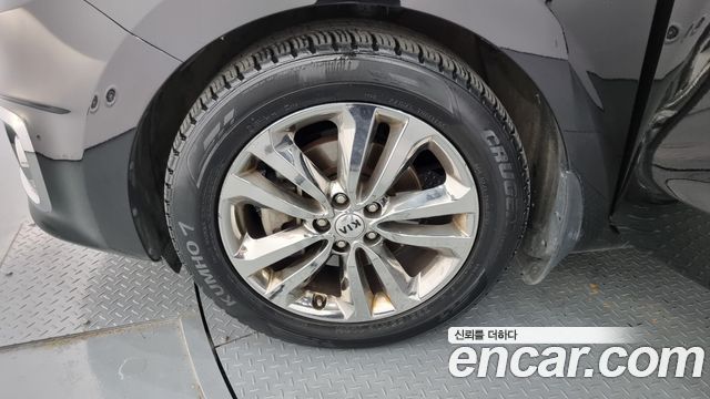 Kia Carnival 2017 thumb 6