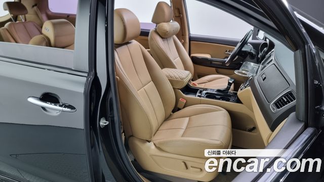 Kia Carnival 2017 thumb 12