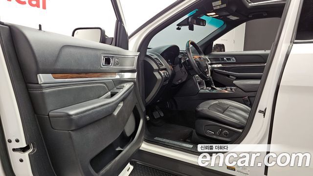 Ford Explorer 2016 thumb 11