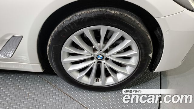 BMW 5 серии 2020 thumb 6