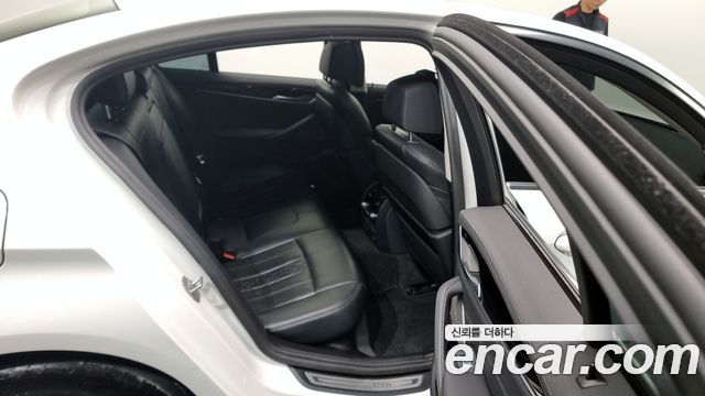 BMW 5 серии 2020 thumb 12