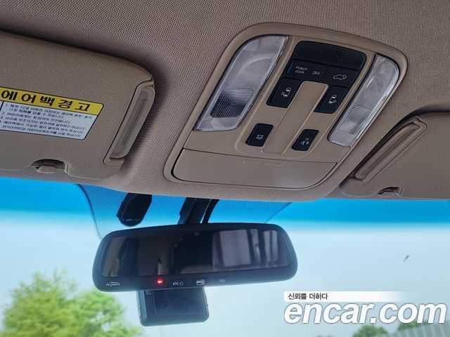 Kia Carnival 2015 thumb 11