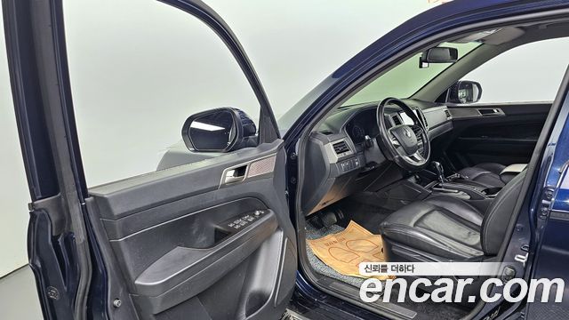 SsangYong Rexton 2018 thumb 11