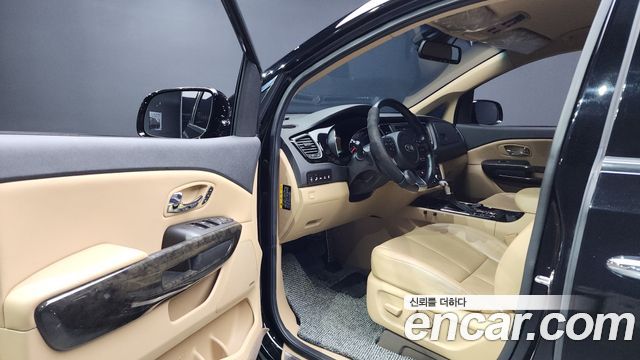Kia Carnival 2020 thumb 11