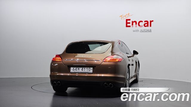 Porsche Panamera 2010 thumb 5