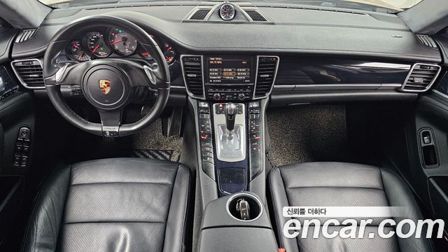 Porsche Panamera 2010 thumb 8