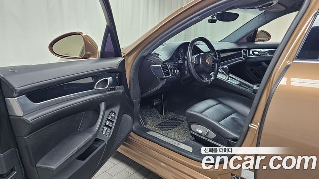 Porsche Panamera 2010 thumb 11