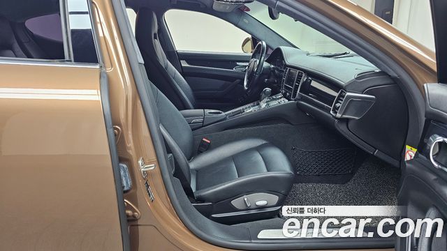 Porsche Panamera 2010 thumb 12
