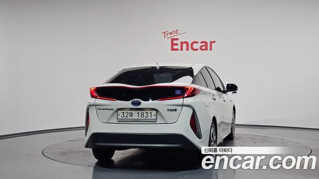 Toyota Prius 2017 thumb 5