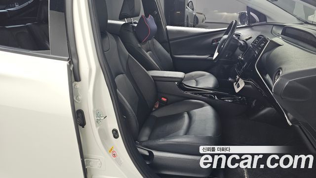 Toyota Prius 2017 thumb 11