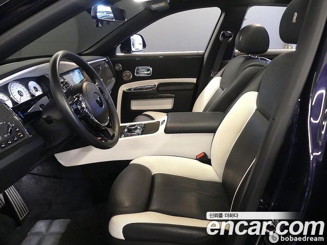 Rolls-Royce Ghost 2018 thumb 8