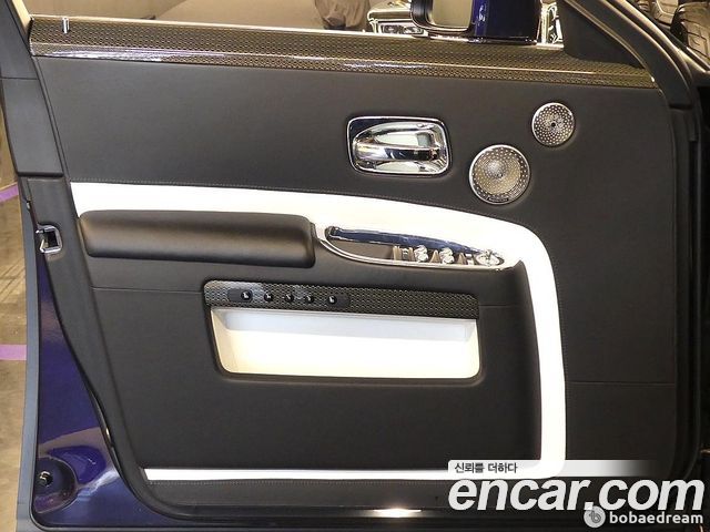 Rolls-Royce Ghost 2018 thumb 11