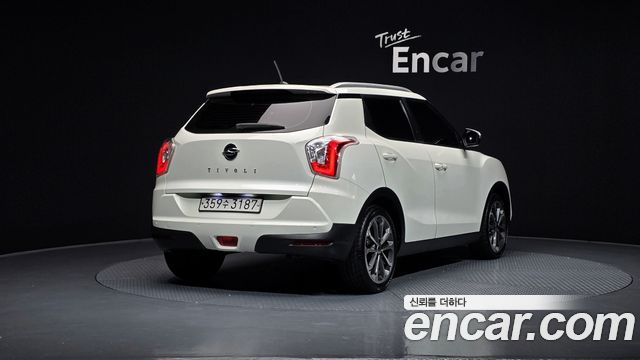 SsangYong Tivoli 2017 thumb 3