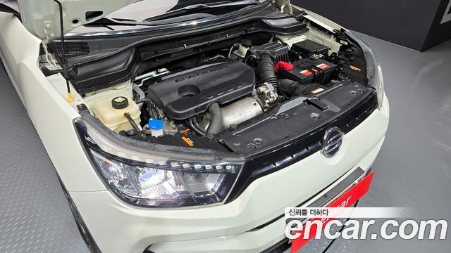 SsangYong Tivoli 2017 thumb 7