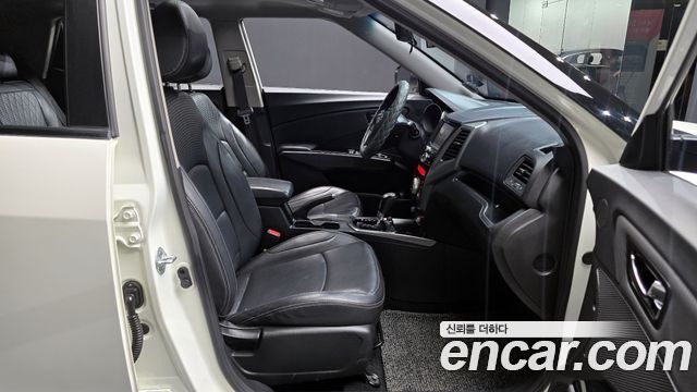 SsangYong Tivoli 2017 thumb 10