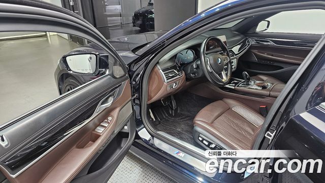 BMW 7 серии 2019 thumb 10