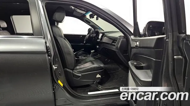 SsangYong Rexton 2021 thumb 12