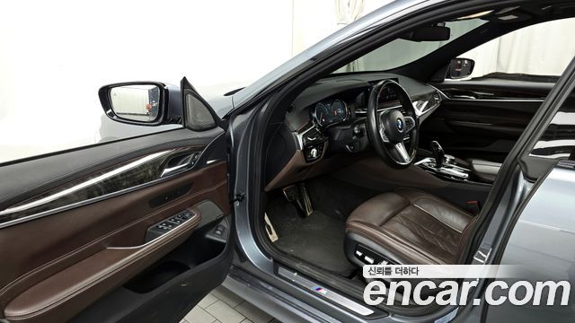 BMW 3 серии GT 2018 thumb 10