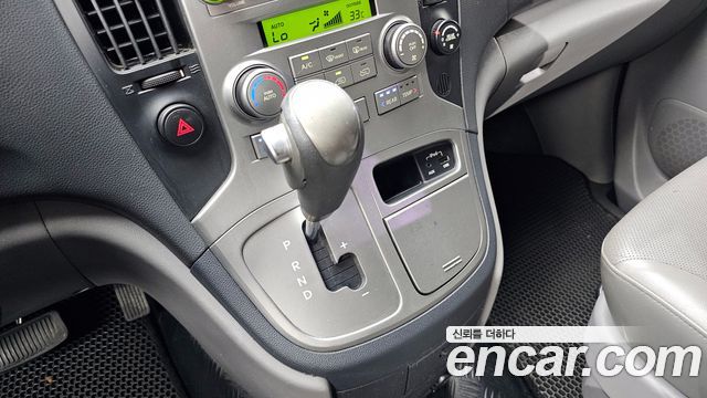Hyundai Starex 2013 thumb 10