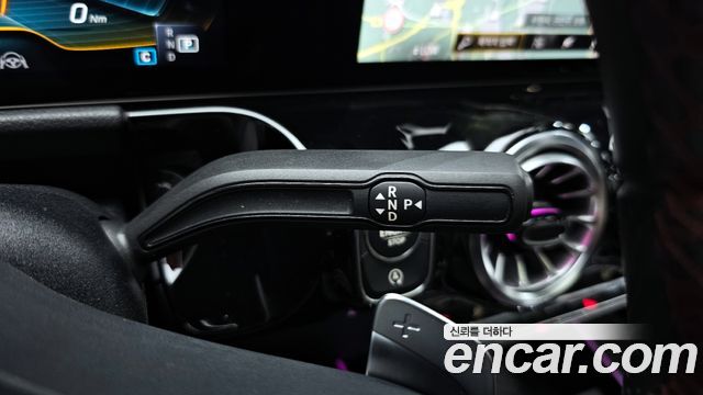 Mercedes-Benz GLA 2021 thumb 9