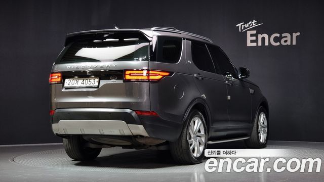 Land Rover Discovery 2017 thumb 3