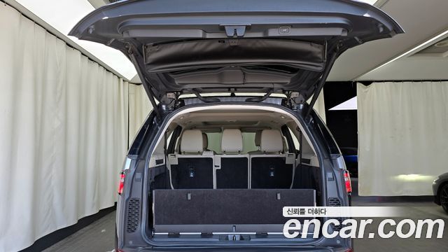 Land Rover Discovery 2017 thumb 11