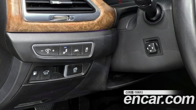 Genesis G90 2019 thumb 11