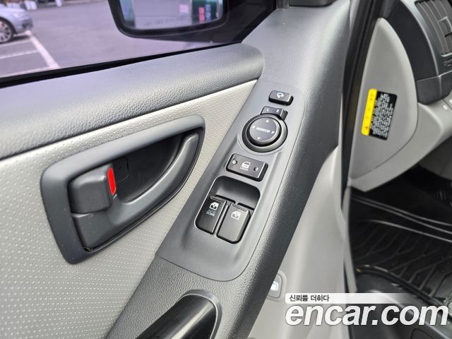 Hyundai Starex 2016 thumb 12