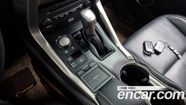 Lexus NX 2016 thumb 10