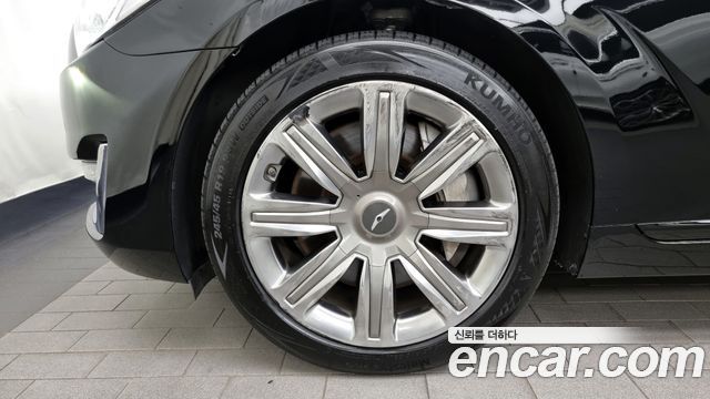 Genesis G90 2016 thumb 6