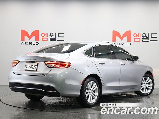 Chrysler 200 2015 thumb 4