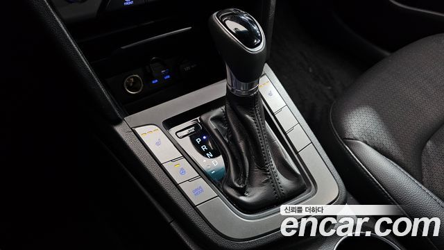 Hyundai Avante 2016 thumb 10