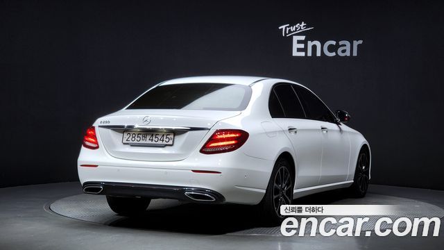 Mercedes-Benz E-Class 2020 thumb 3