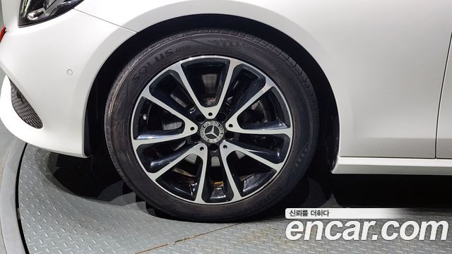 Mercedes-Benz E-Class 2020 thumb 6