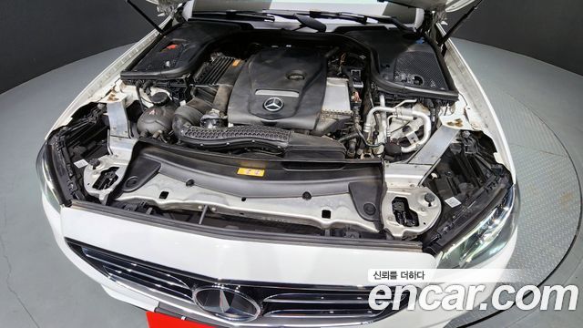 Mercedes-Benz E-Class 2020 thumb 7