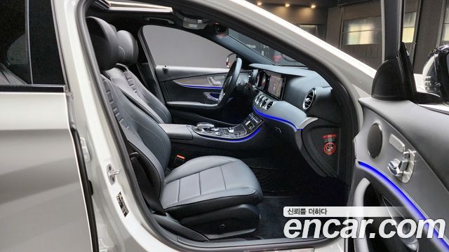 Mercedes-Benz E-Class 2020 thumb 10