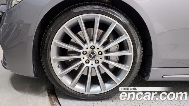 Mercedes-Benz S-Class 2018 thumb 5