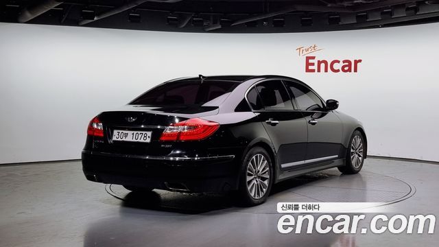 Hyundai Genesis 2013 thumb 3