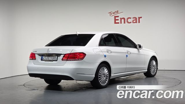 Mercedes-Benz E-Class 2014 thumb 3