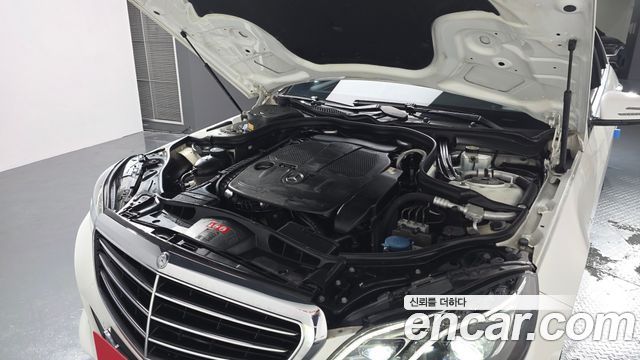 Mercedes-Benz E-Class 2014 thumb 6