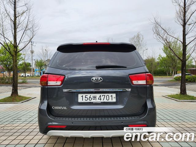 Kia Carnival 2014 thumb 5