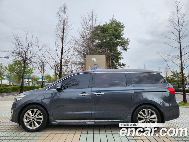 Kia Carnival 2014 thumb 8