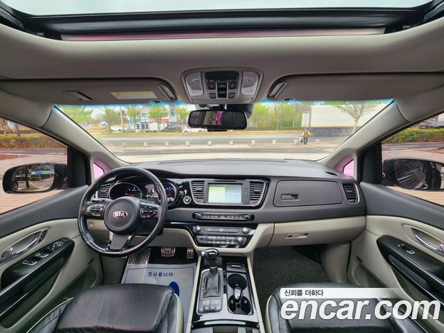Kia Carnival 2014 thumb 10
