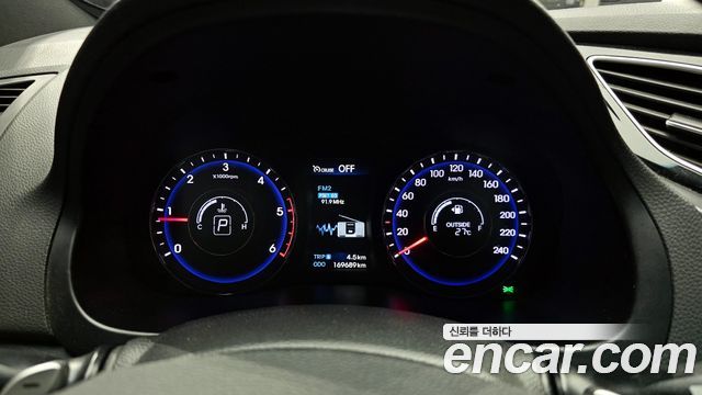 Hyundai i40 2012 thumb 8